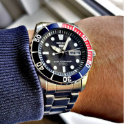 5 Dark Blue Dial Diver Stainless Steel Automatic